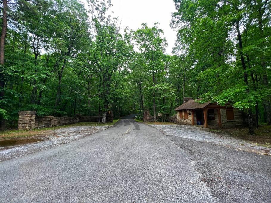 Coyote Cabin At Woodland Retreat At Desoto Beside Desoto State Park Fort Payne Luaran gambar